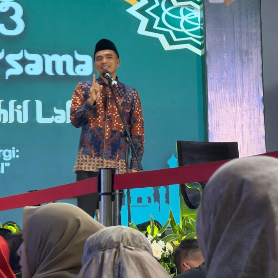 KETUA DPD PAN KOTA SEMARANG BERIKAN BEASISWA MONDOK DAN SEKOLAH